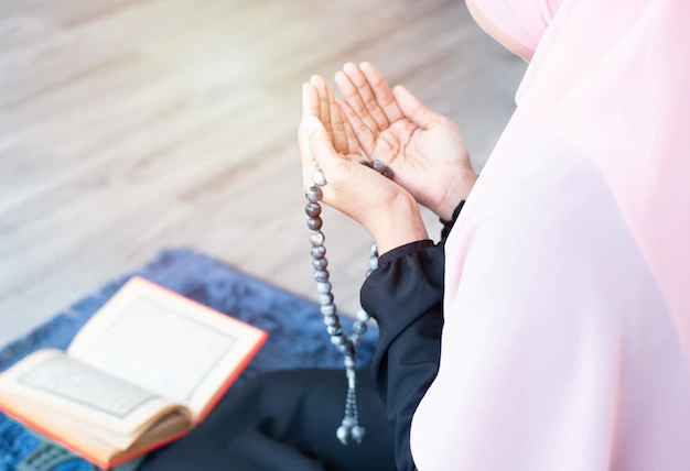 Image result for inter racial muslimah praying